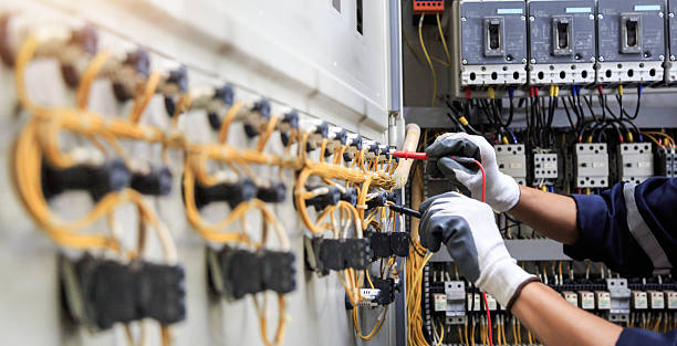 Professional Electrician technician working in Carthage, NC